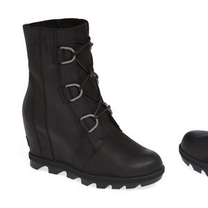 Joan of Artic waterproof wedge! Sorel